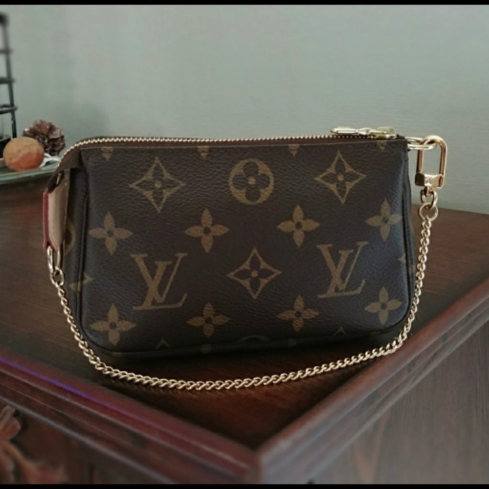 Louis Vuitton Mini Pochette